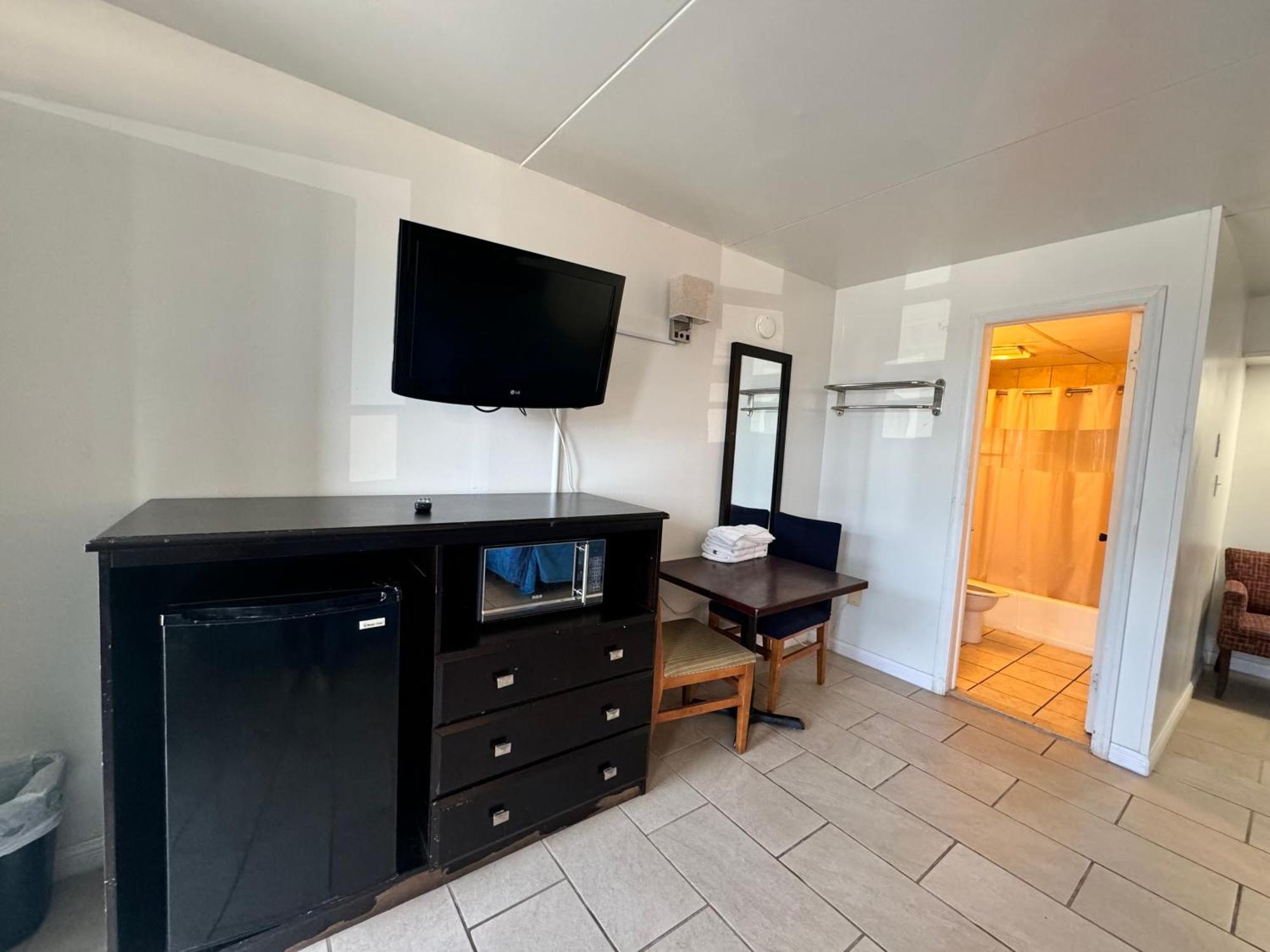 Skyview Manor Motel *