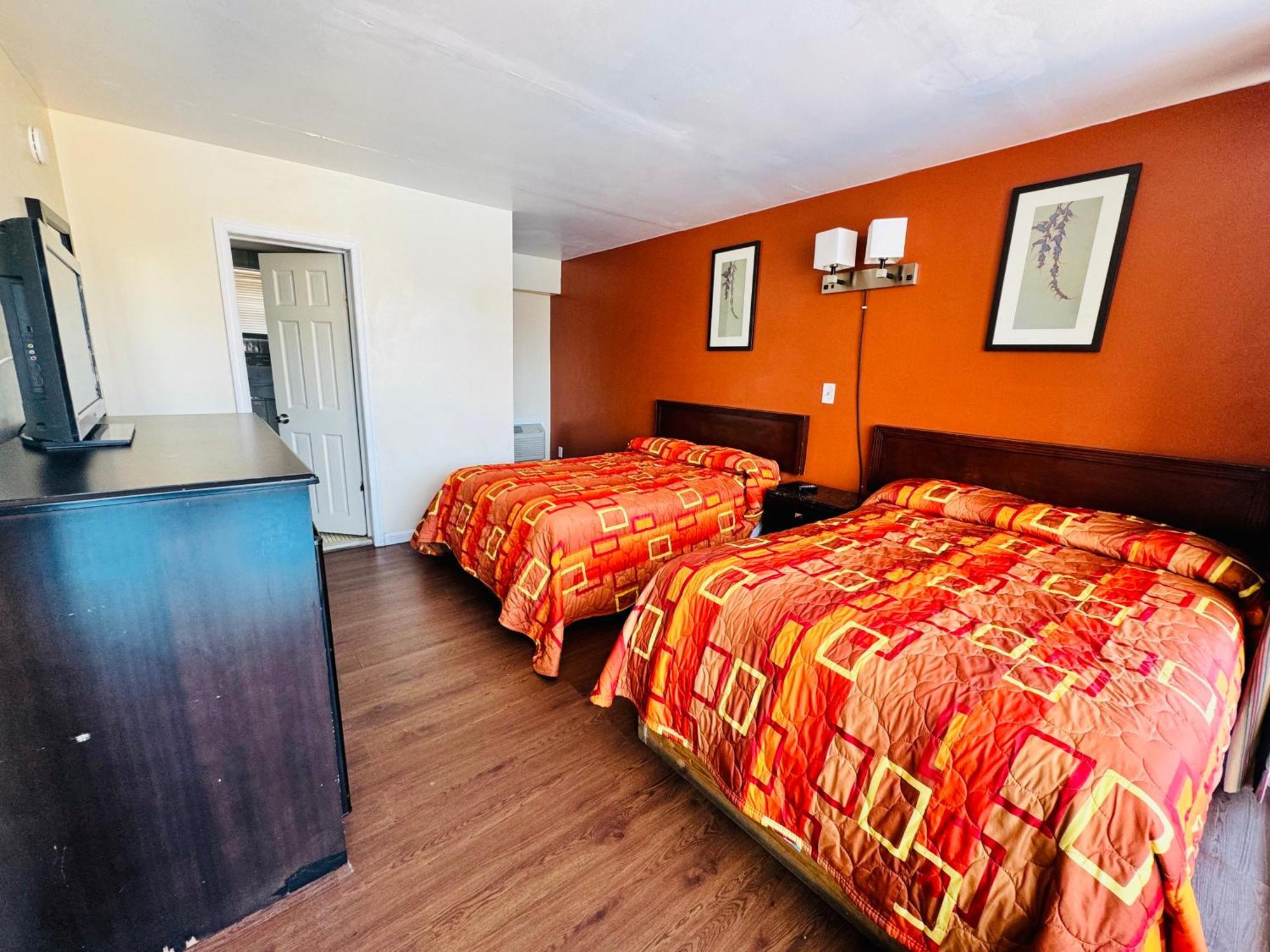 Skyview Manor Motel *